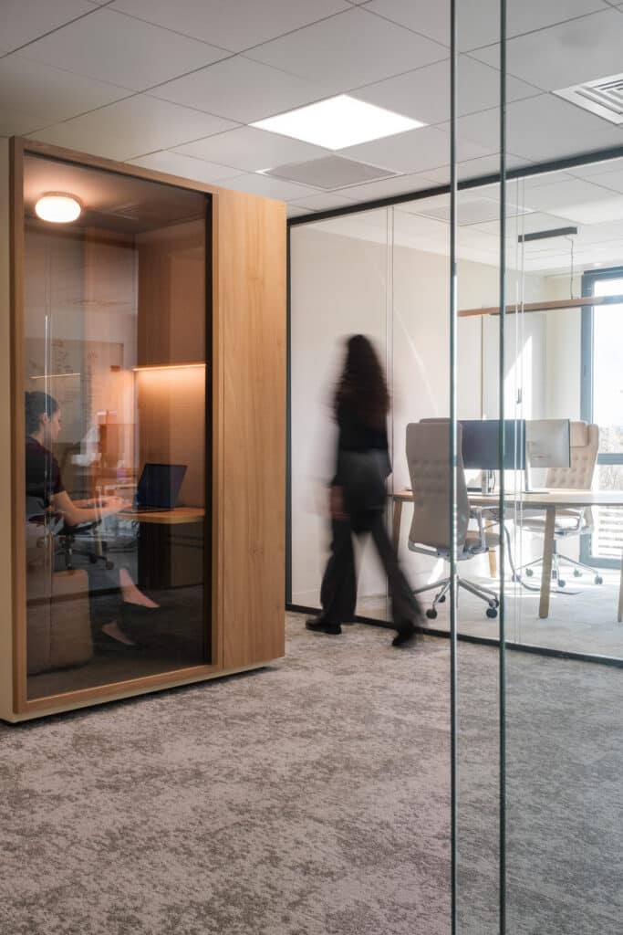 Aménagement des bureaux Arthur D. Little par Singulier Groupe