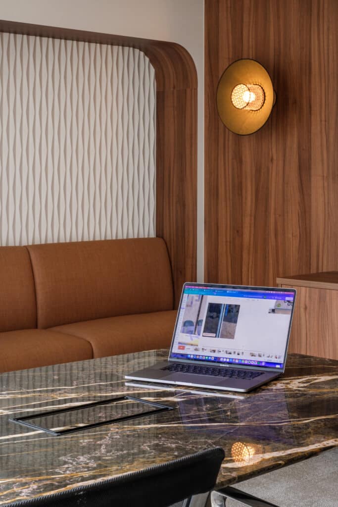 Aménagement des bureaux Arthur D. Little par Singulier Groupe