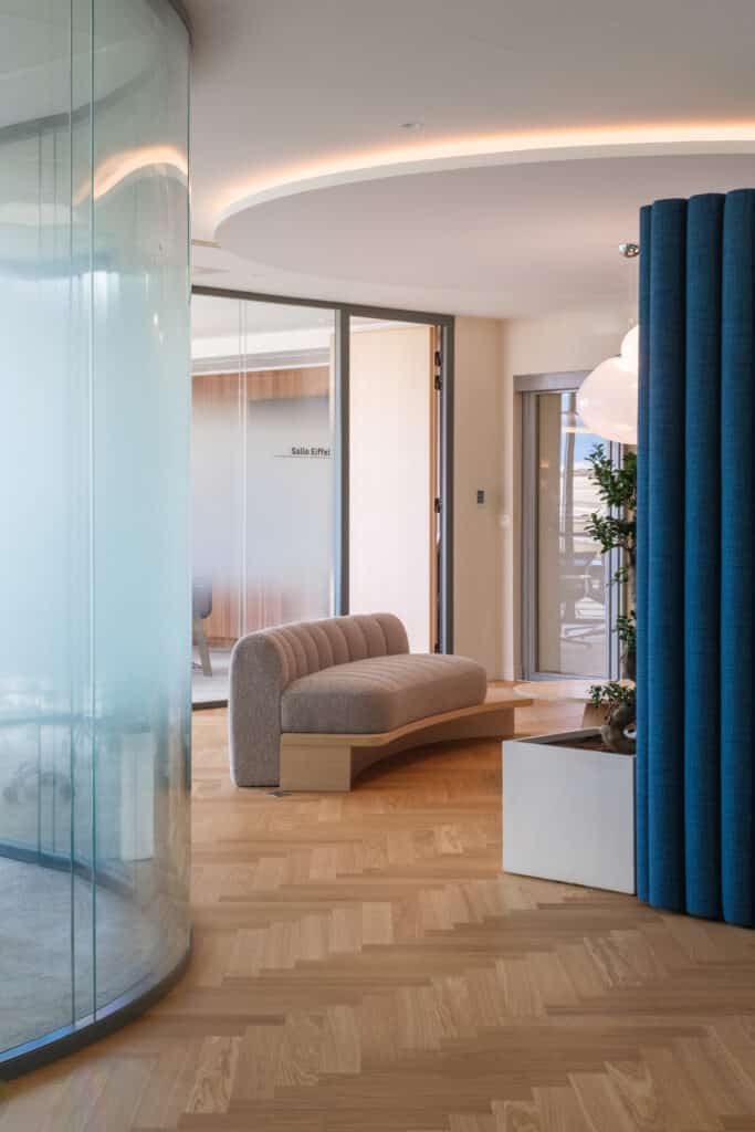 Aménagement des bureaux Arthur D. Little par Singulier Groupe