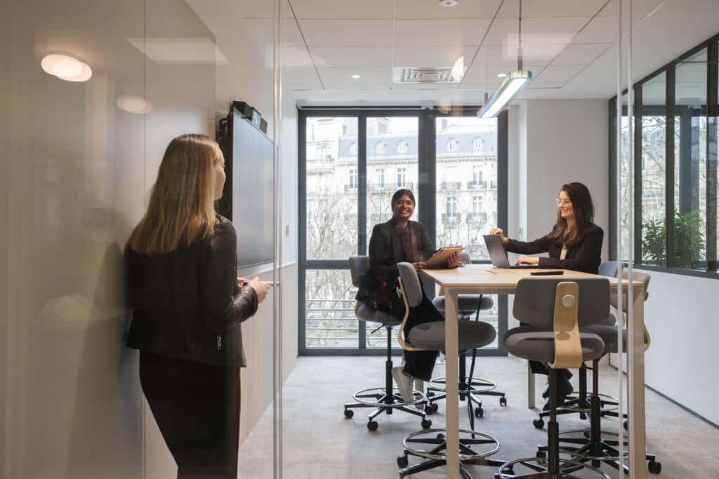 Aménagement des bureaux Arthur D. Little par Singulier Groupe