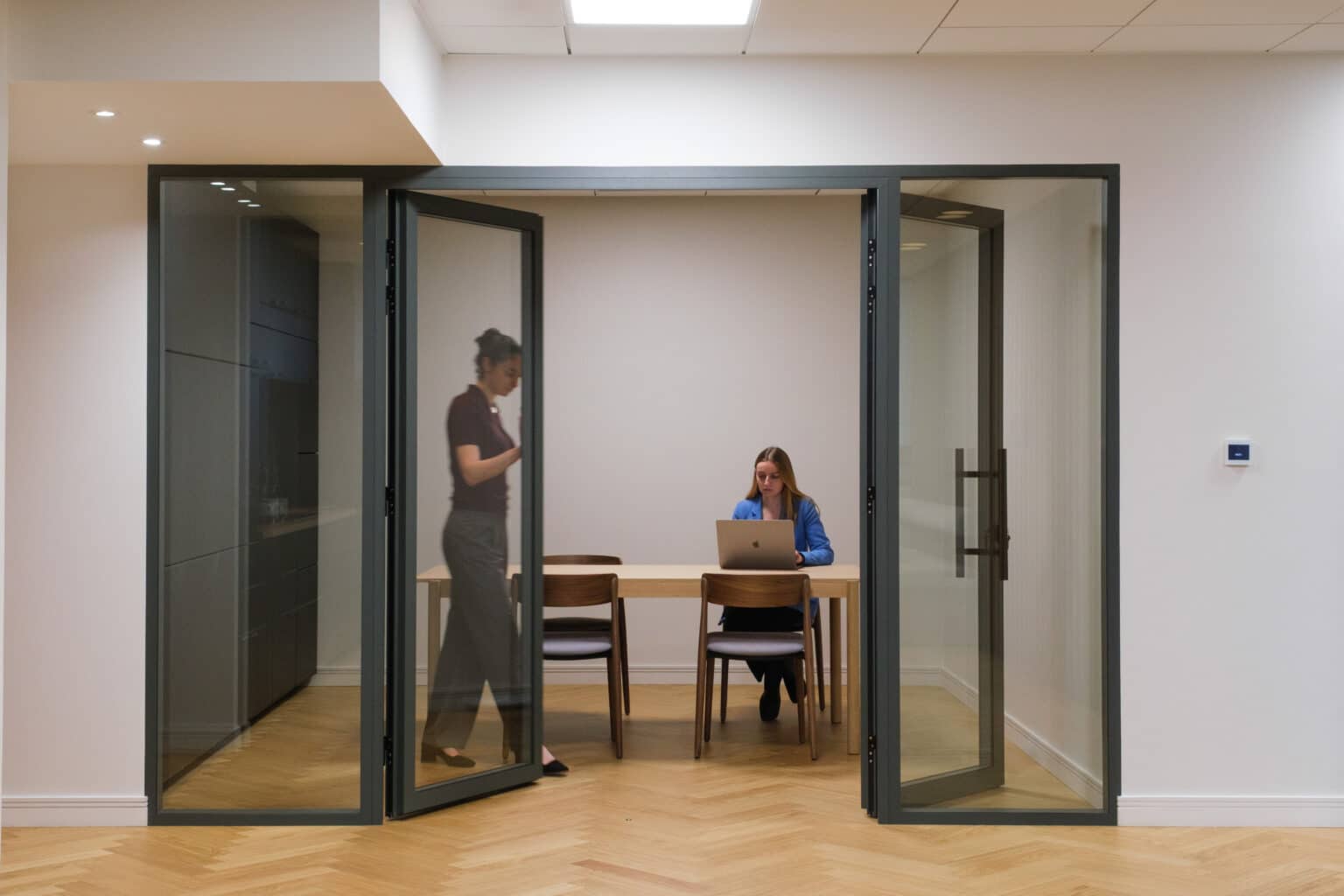 Aménagement des bureaux Arthur D. Little par Singulier Groupe